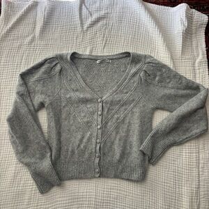 Abercrombie and Fitch grey cable knit puff sleeve v neck cardigan sweater medium